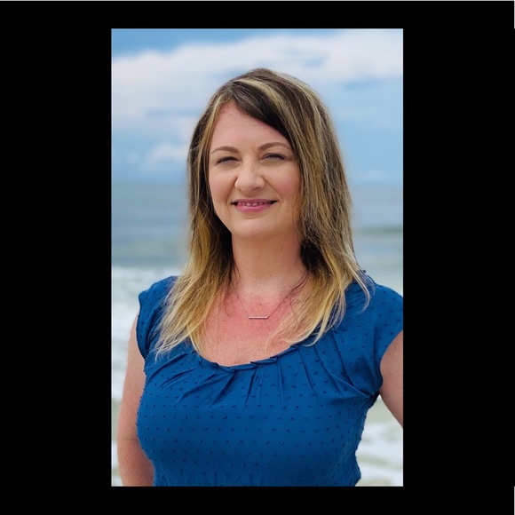 Meet your Posher, Jennifer - Picture 1 of 1